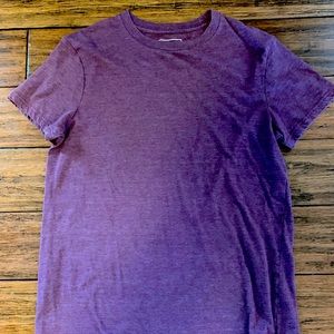 Urban Pipeline mens size medium t-shirt. Purple, good condition